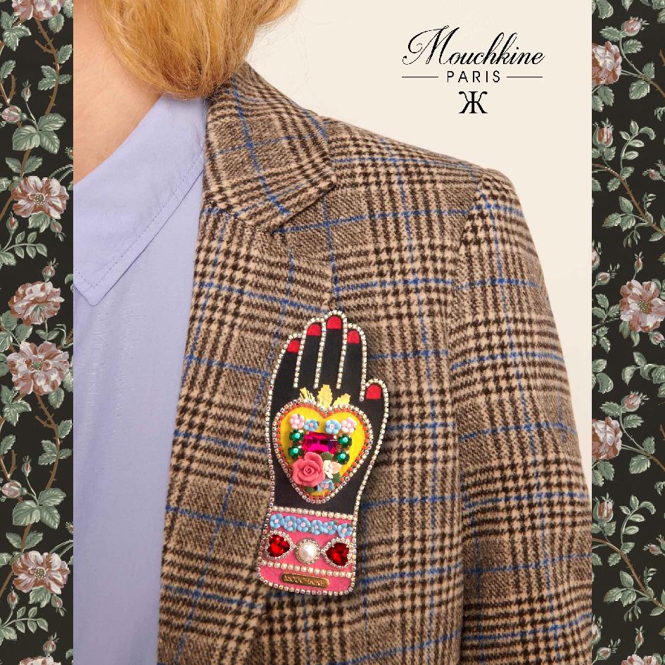 mouchkine jewelry haute couture brooch : a sublime hand with a heart full of flowers and rhinestones