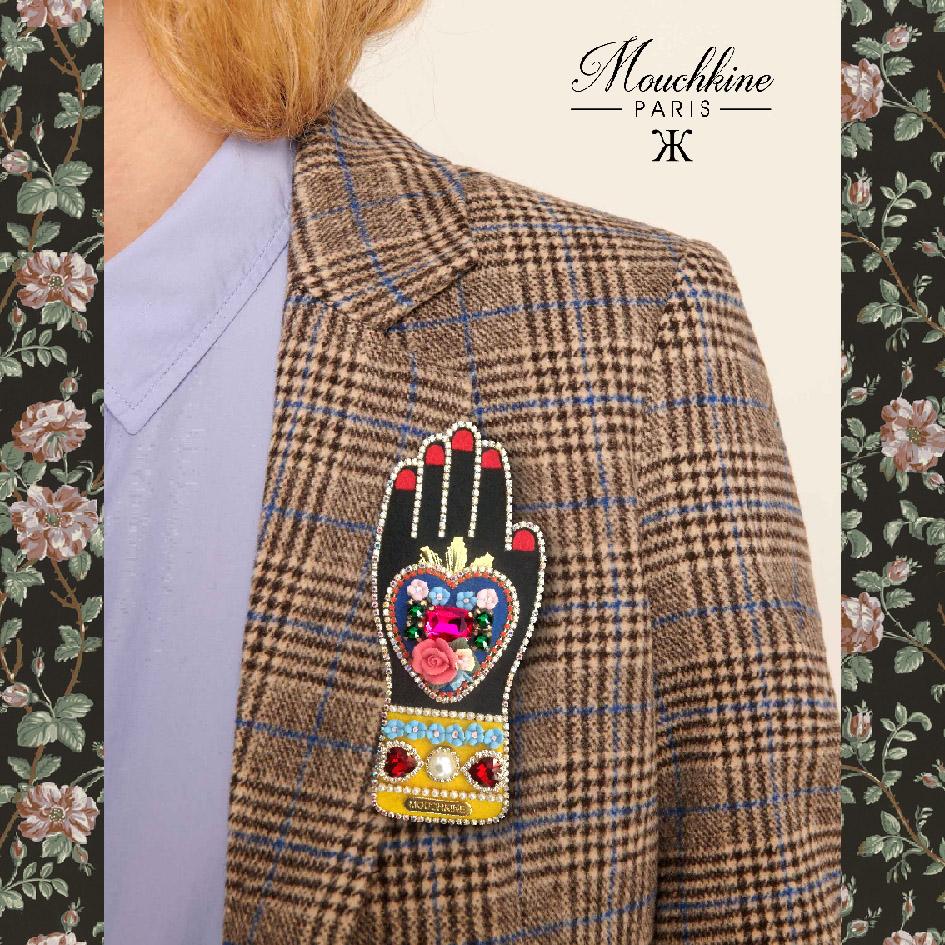 mouchkine jewelry haute couture brooch : a sublime hand with a heart full of flowers and rhinestones